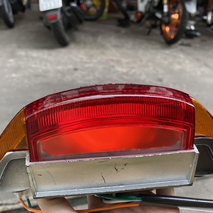 Đèn hậu xe dream lùn.