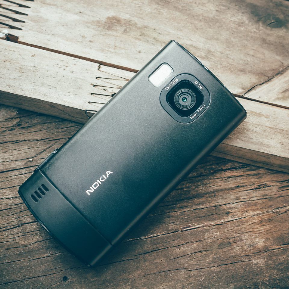 Điện thoại Nokia 6700 slide trượt tông kho mới 99%