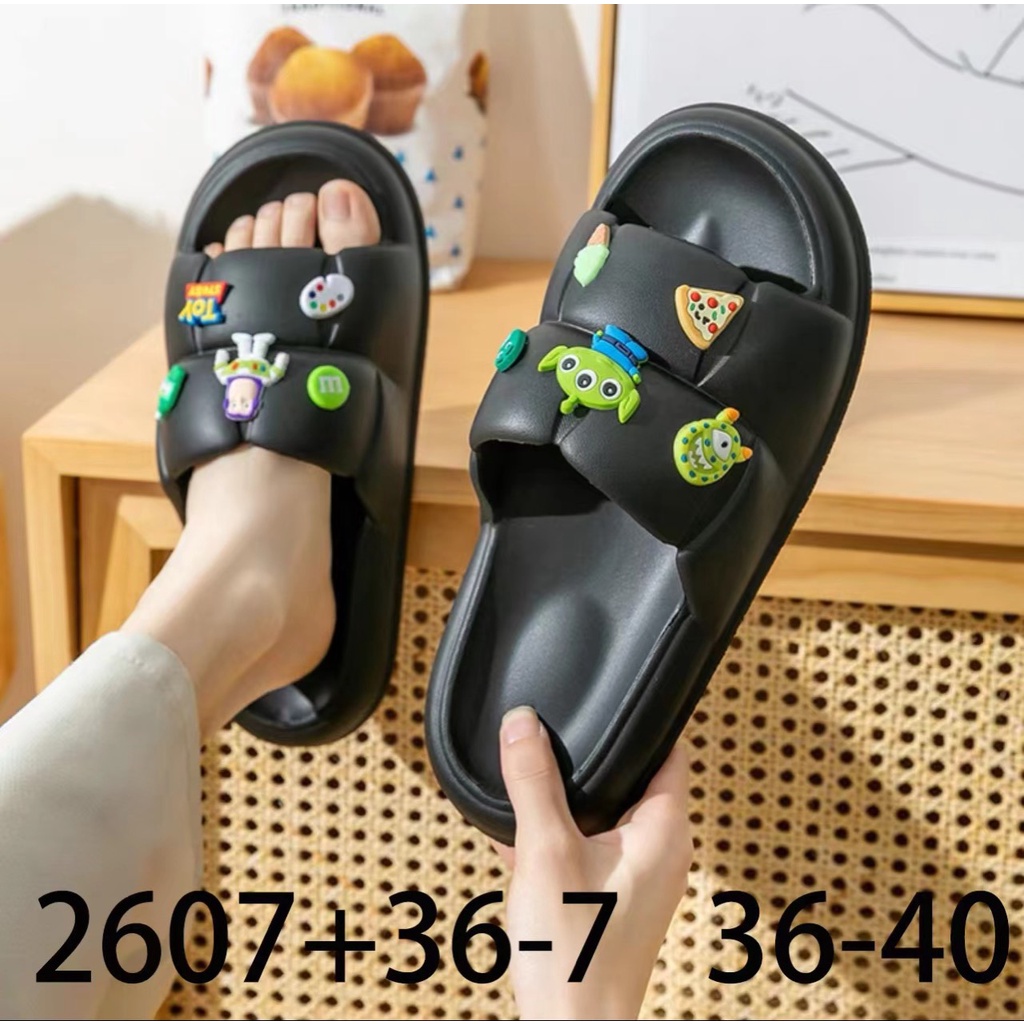 Dép bánh mỳ nữ, dép nữ quai ngang gắn TICKER TOY đáng yêu