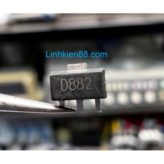 Tran Transistor Dán SMD CODE D882 3A 40V NPN