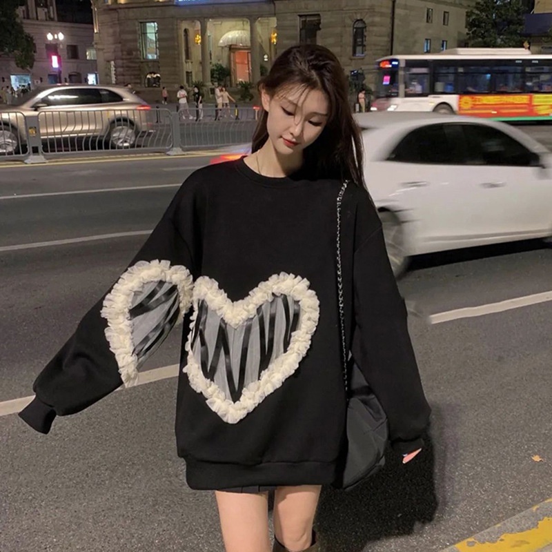 Áo sweater dáng dài màu đen hình trái tim phối ren thời trang cho nữ | BigBuy360 - bigbuy360.vn