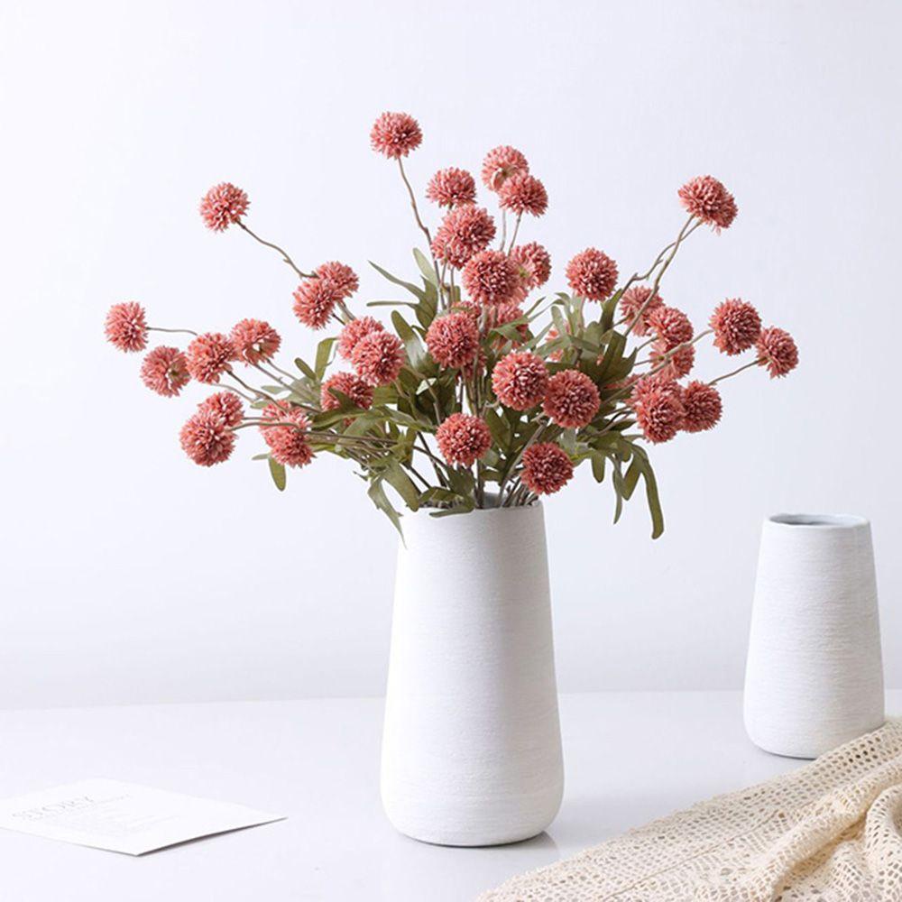 Bó Hoa Cúc Nhân Tạo Đính Banh Lông Cho Cô Dâu