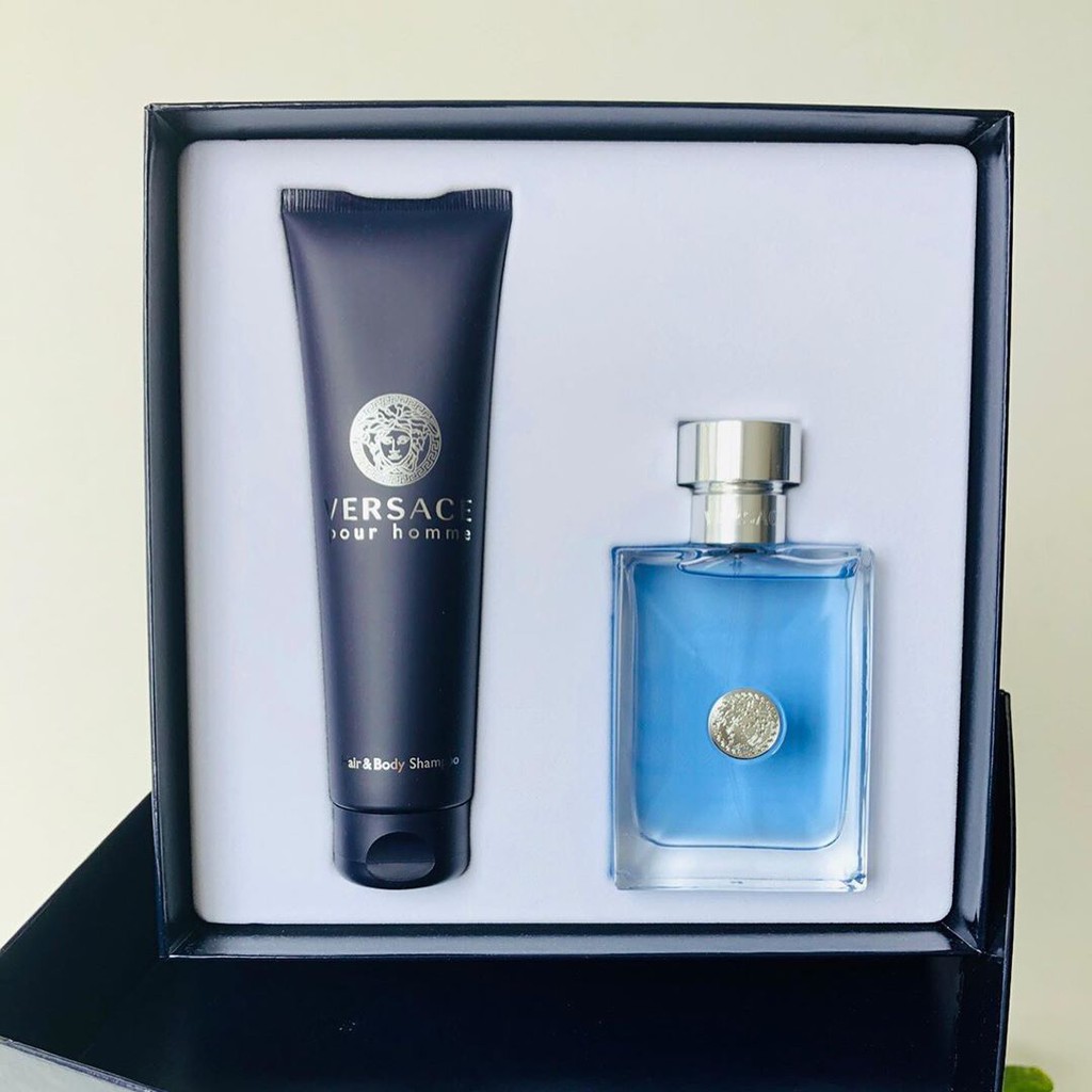 Bộ quà tặng Versace Pour Homme nước hoa & tắm gội