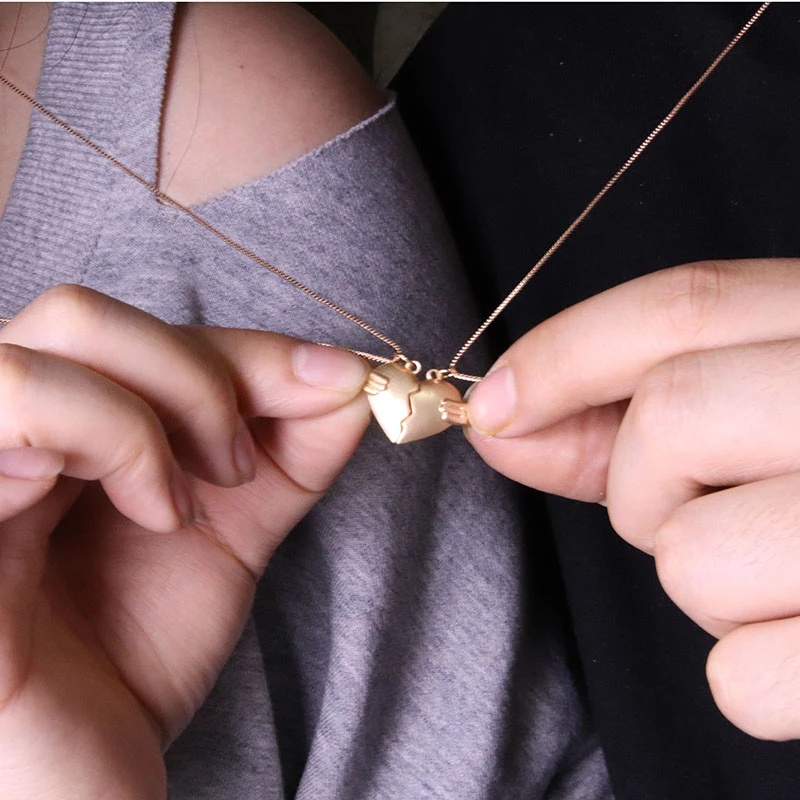 1 Cặp Vòng cổ Mặt Hình Trái Tim Từ Tính Cho Cặp Đôi