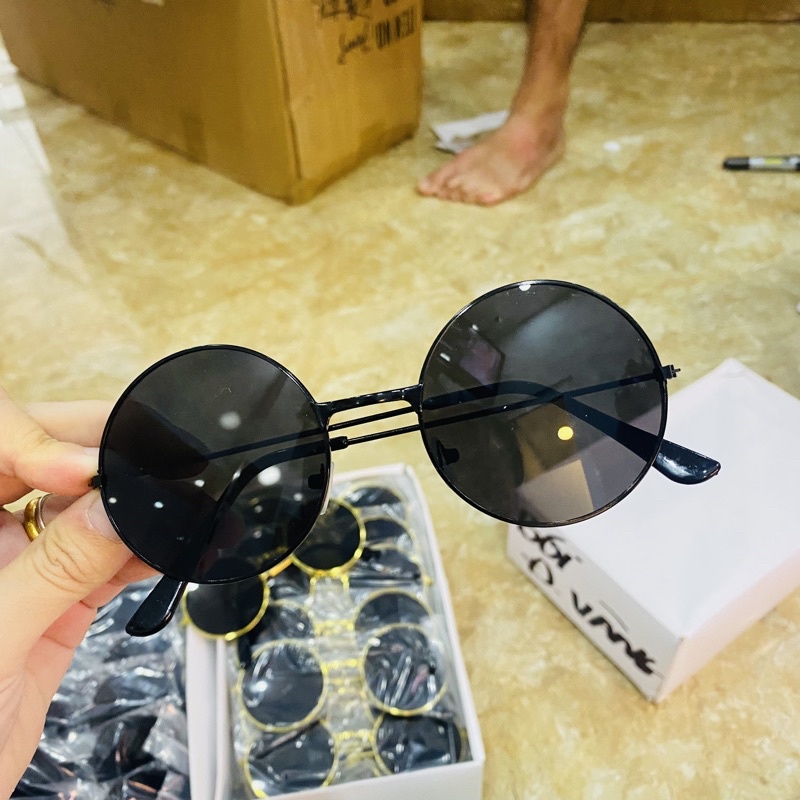 Mắt kính thầy bói hotgirl tròng đen - đen viền đen