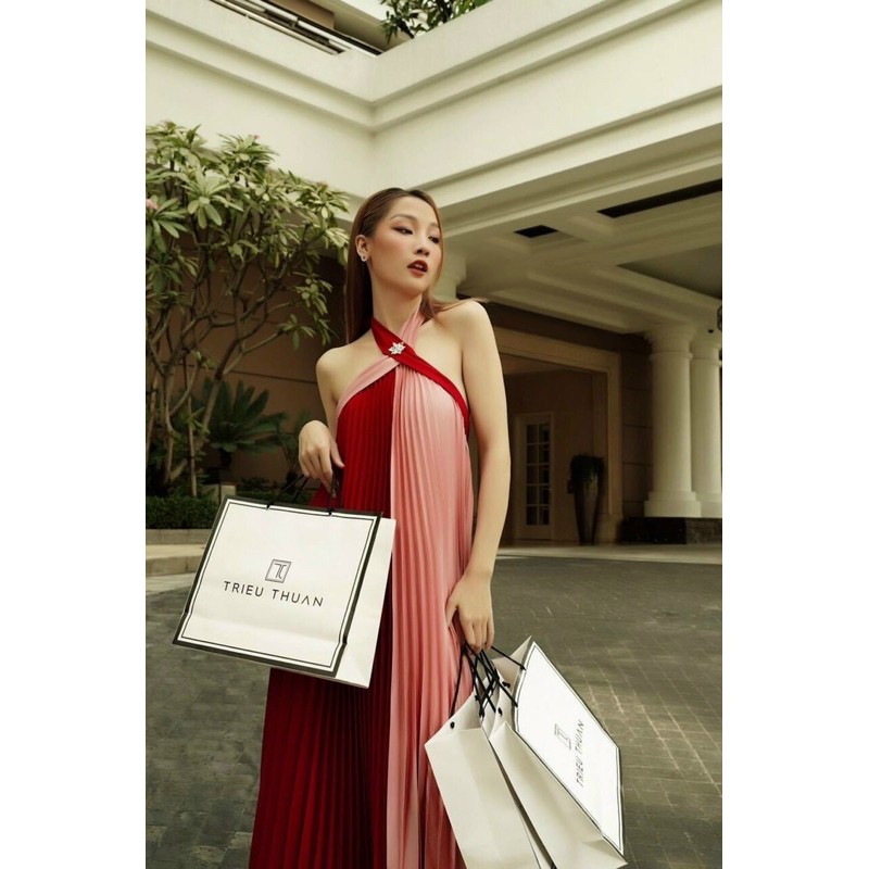 Đầm váy maxi dập ly cổ yếm phối màu siêu sống ảo, chụp hình Hakieu Msp026 ( hình chụp thật ) | BigBuy360 - bigbuy360.vn