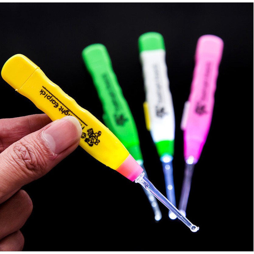 Dụng cụ lấy ráy tai có đèn phát sáng