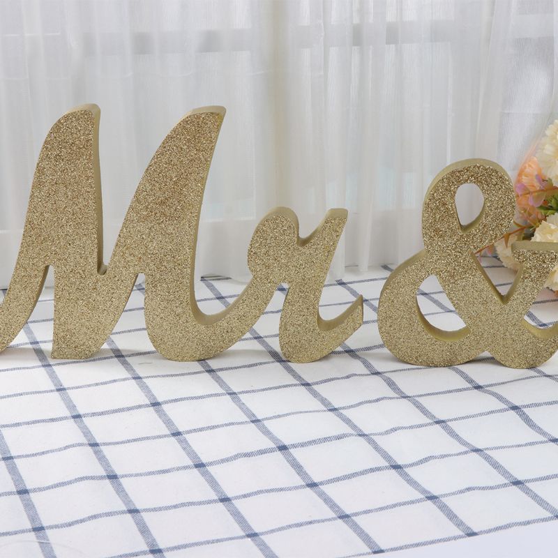 Bộ Chữ Mr Mrs Màu Trắng Trang Trí Bàn Tiệc Cưới