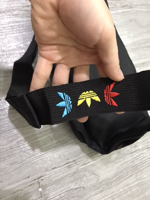 Túi bao tử logo vàng