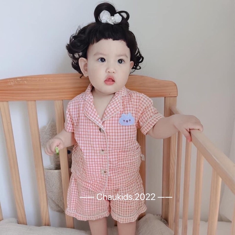 Bộ pijama, bộ ngủ cộc tay bé trai bé gái hoạ tiết caro hot hit hình gấu thêu tay