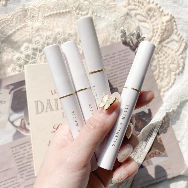 Bộ Son 4 Cây Kem Lì DAISHIAO LOOK BOOK Ren Lụa Set Son Nội Địa Trung Quyển Vở LIPGLOSS MATTE VELVET Cao Cấp | BigBuy360 - bigbuy360.vn