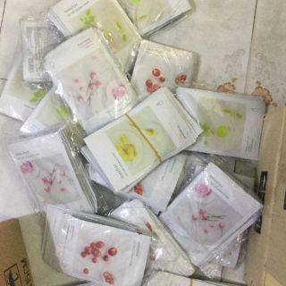 Một chiếc  măt nạ giấy innisfree[thanh lý 12/2021]