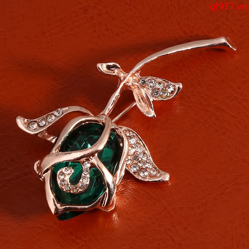 Trâm cài áo hình hoa hồng đính đá pha lê