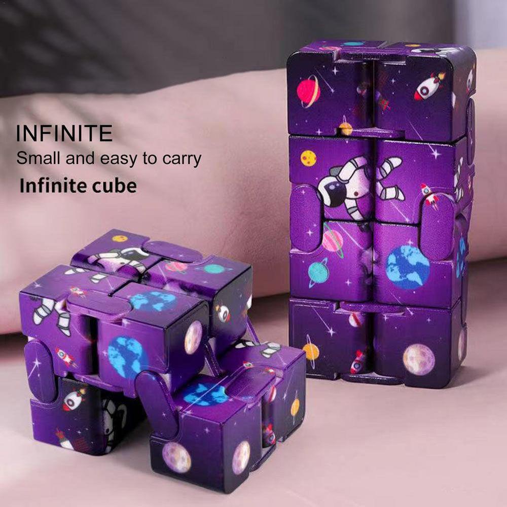 DARON Đồ Chơi Khối Rubik Hình Phi Hành Gia Vô Cực Giúp Giảm Căng Thẳng