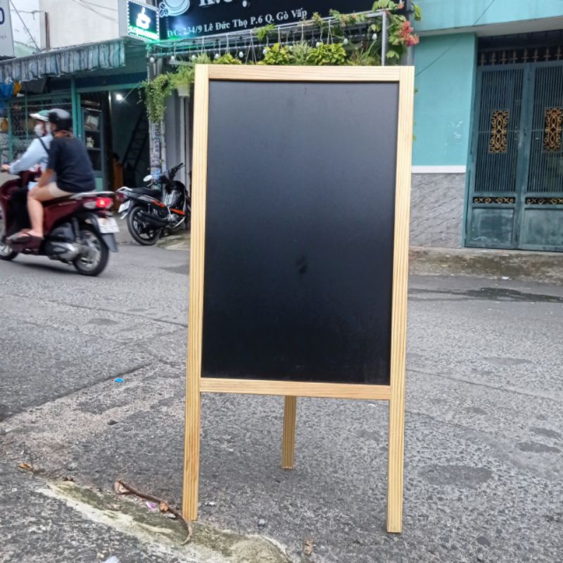 BẢNG ĐEN MENU 60*120 MÀU GỖ TỰ NHIÊN VIẾT PHẤN VIẾT BÚT HUỲNH QUANG