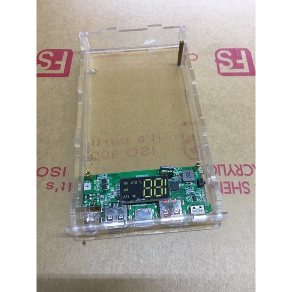 Box sạc dự phòng mica 6 cell QC3.0 trong suốt không pin