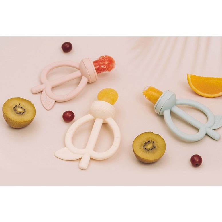 Gặm nướu kèm túi nhai chống hóc hình quả táo Moyuum Hàn Quốc