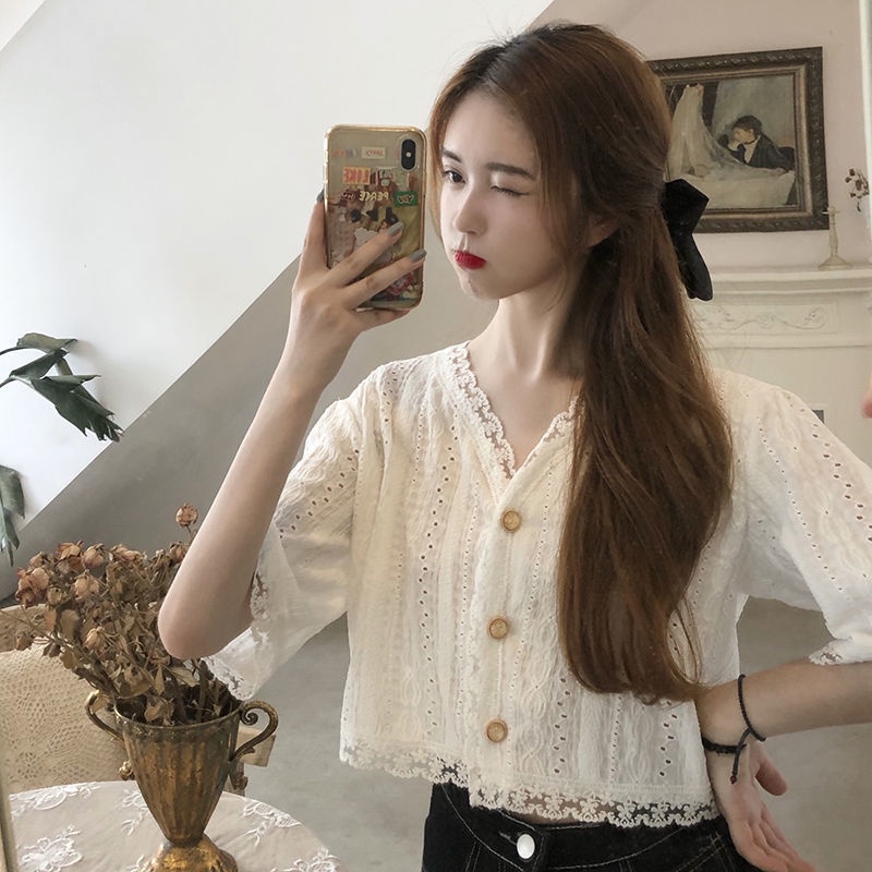 Áo ngắn dành cho phụ nữ Mùa hè thiết kế mới niche Phong cách phương Tây rỗng màu trắng tay ngắn áo nịt ren kết hợp bên ngoài