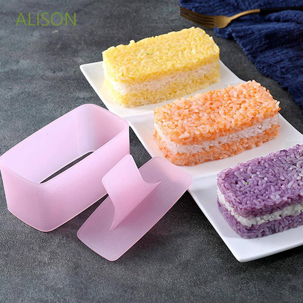 Khuôn làm cơm nắm tiện lợi kèm muỗng và đĩa ép