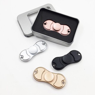 Con quay spinner 2 cánh kim loại độc đáo