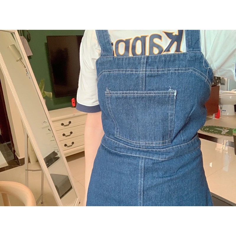 Váy jeans dạng yếm dáng lỡ ôm người siêu xinh