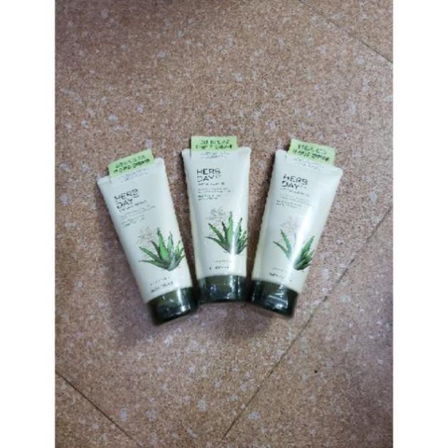 [Mẫu Mới] Sữa rửa mặt Herb Day 365 The Face Shop 170ml