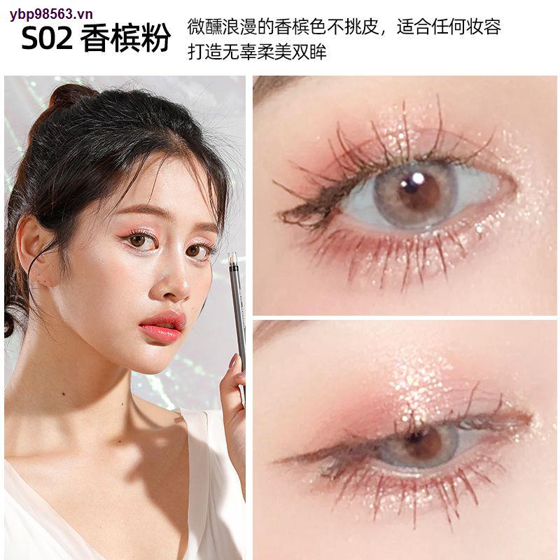 Bút kẻ mắt hai đầu màu lì và ánh ngọc trai kết hợp trang điểm bắt sáng tự nhiên
 | BigBuy360 - bigbuy360.vn