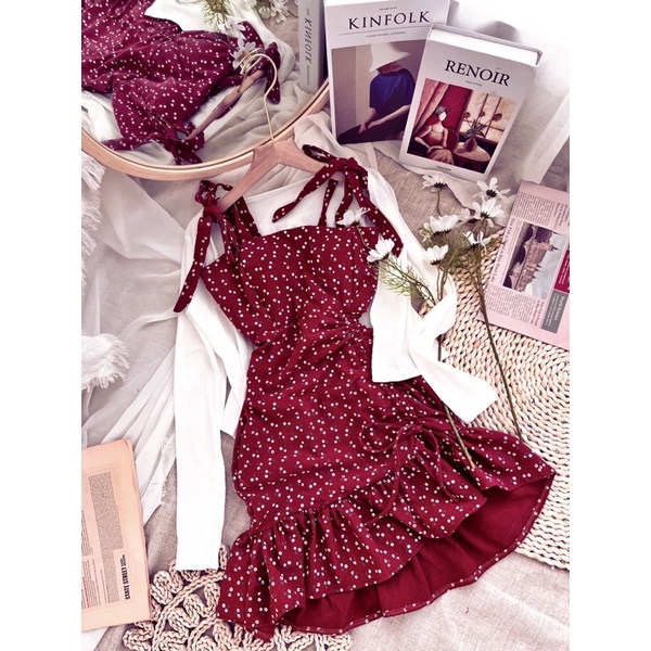 SET ĐẦM HOA ĐỎ NƠ VAI RÚT NHÍU + ÁO KHOÁC TRẮNG