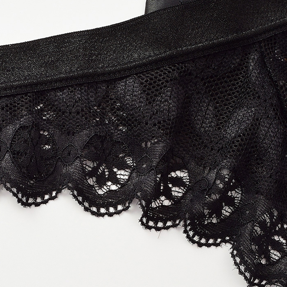 Quần lót dây lọt khe xuyên thấu đính nơ thắt