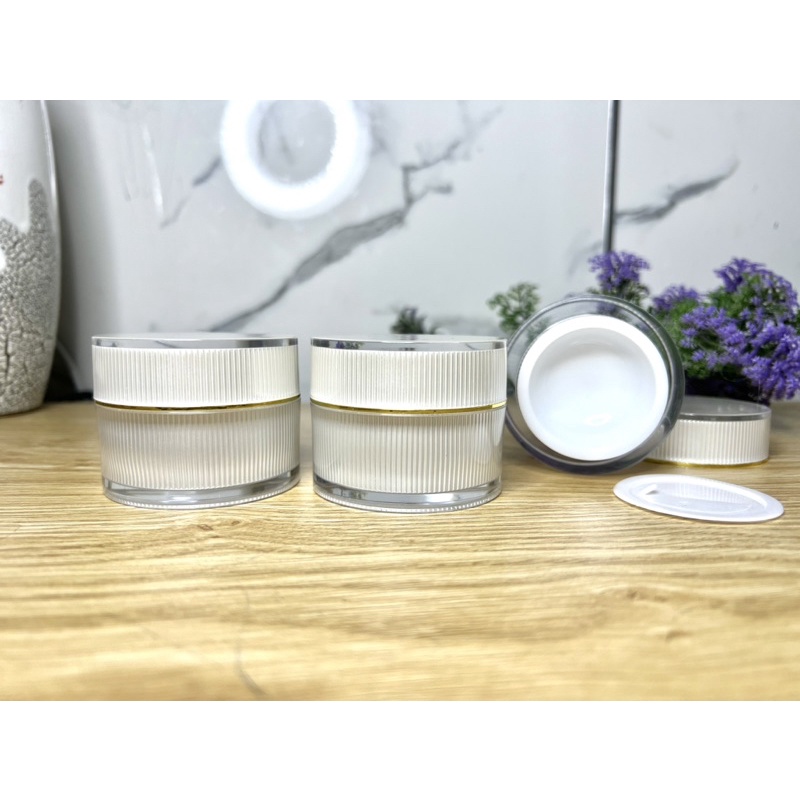 Hũ 5g 12g 20g 30g sọc trắng chiếc mỹ phẩm