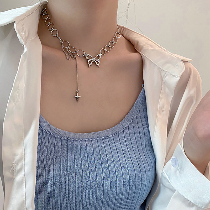 Dây Chuyền Tròn Phối Họa Tiết Bướm Thời Trang Cho Nữ