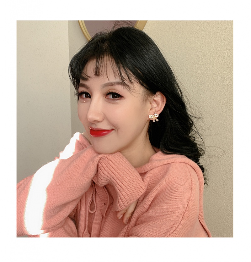 Khuyên tai nữ trang tạo hình độc đáo cho nữ