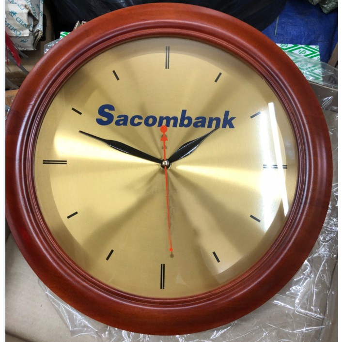 Đồng hồ  gỗ Sacombank