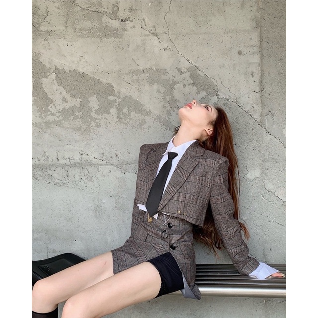 Set áo khoác croptop blazer vest chân váy ngắn xẻ tà cạp cao  cài cúc kẻ caro áo somi sơmi sơ mi croptop kèm carvat