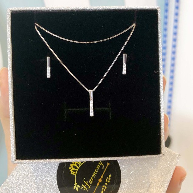 Bộ trang sức bạc khuyên tai và dây chuyền nữ mặt chữ I đá xinh xắn, sang chảnh | HARMONY ACCESSORIES VC19 K37