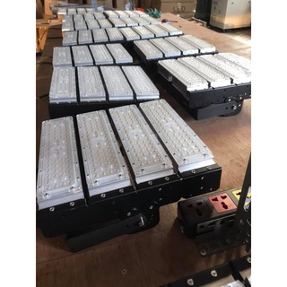 Đèn pha LED module 200w chiếu sân tennis