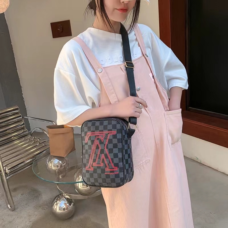 Túi Đeo Chéo Chất Liệu Da Cao Cấp Thiết Kế Đơn Giản Thời Trang Dành Cho Nam | BigBuy360 - bigbuy360.vn