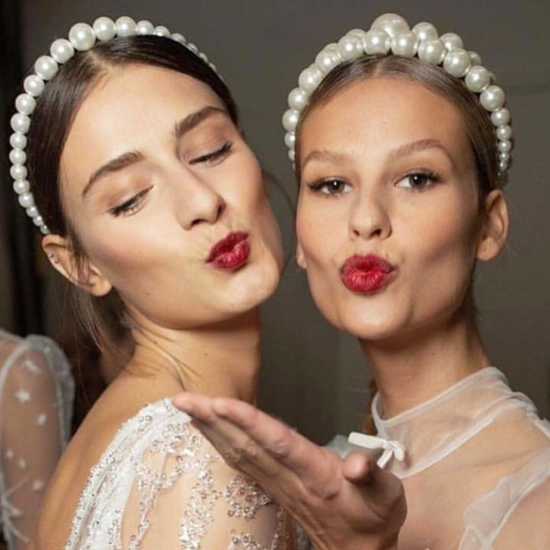 Băng Đô Cài Tóc Đính Ngọc Trai Giả Lấp Lánh Phong Cách Châu Âu Cổ Điển Dành Cho Cô Dâu