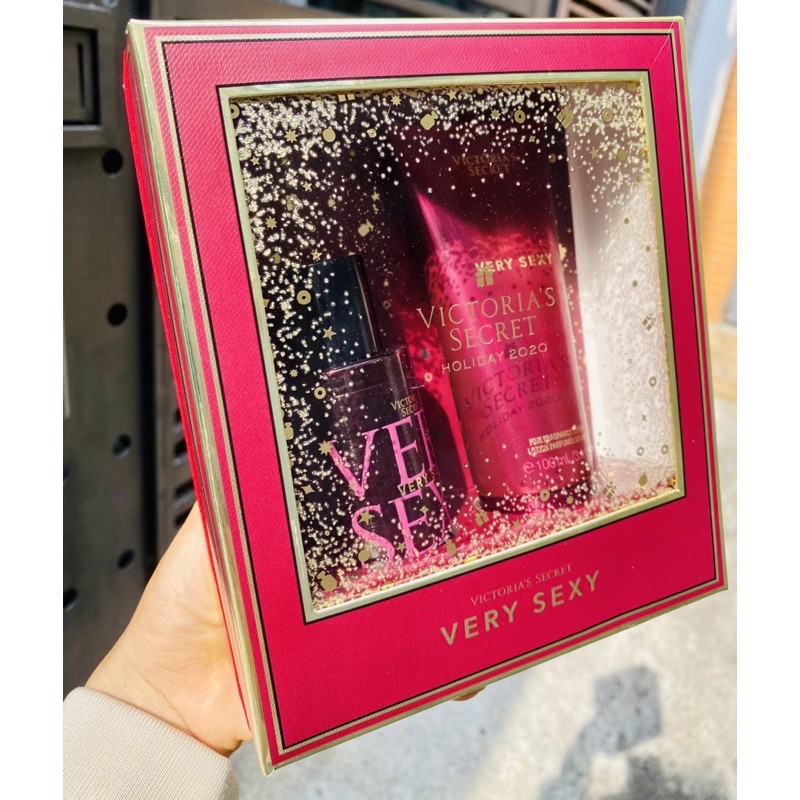 Set xịt thơm Victoria’s Secret 75ml & lotion 100ml mùi Very Sexy bán chạy nổi tiếng bao nhiêu năm qua nhà Vic | Thế Giới Skin Care