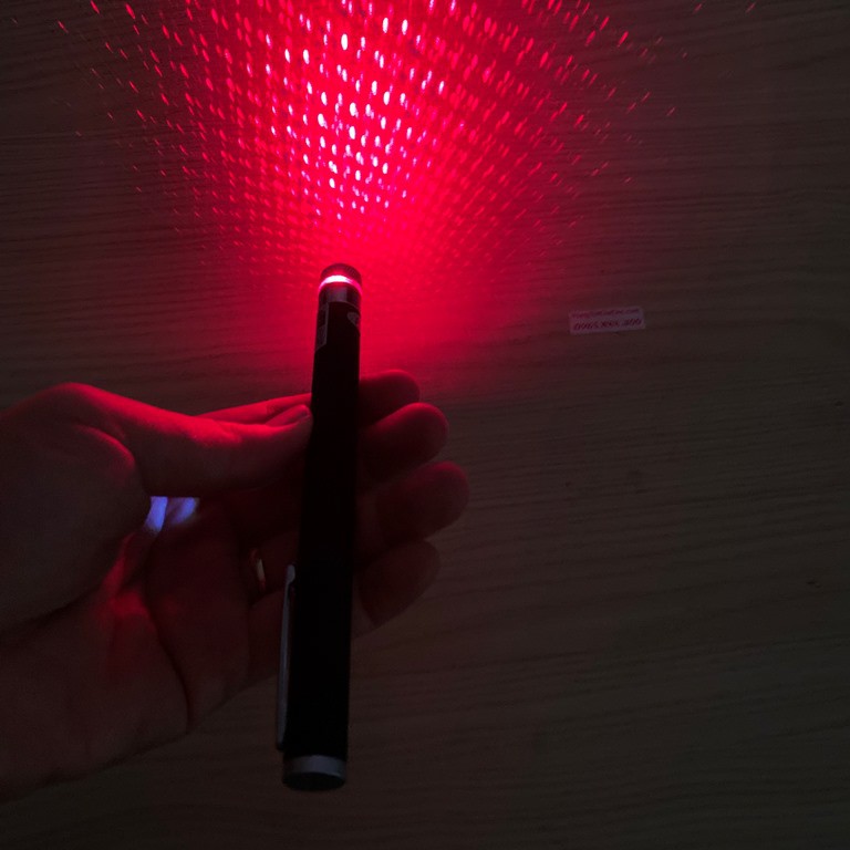 Đèn pin tia laser màu đỏ 203 giống chiếc bút cực đẹp, chiếu tia và chiếu chùm, sạc USB hiện đại (LS09)