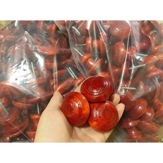 Núm vén rèm bằng gỗ tự nhiên