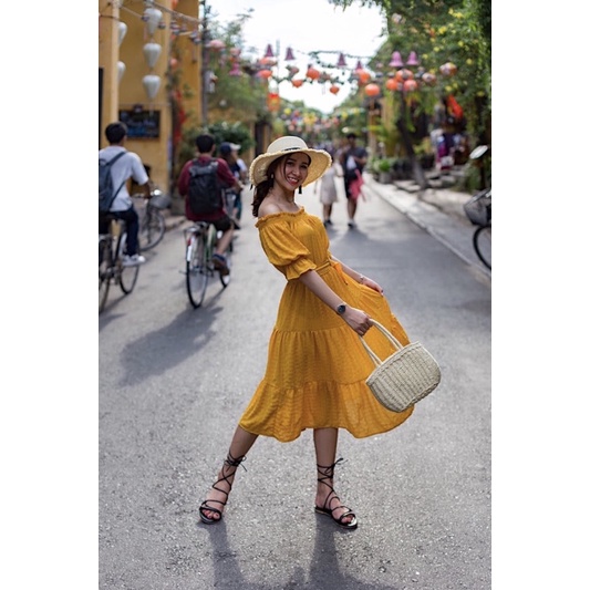 Đầm dạo phố