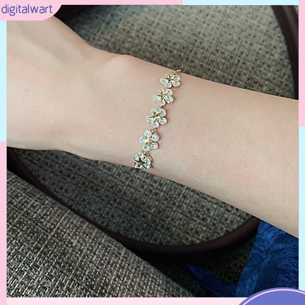 Vòng tay mạ vàng mặt hình hoa đính đá pha lê nhân tạo sang trọng quý phái dành cho nữ