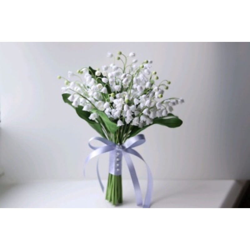 Bó hoa cưới hoa cầm tay cô dâu Linh lan ( Lan chuông) hay tiểu linh lan...