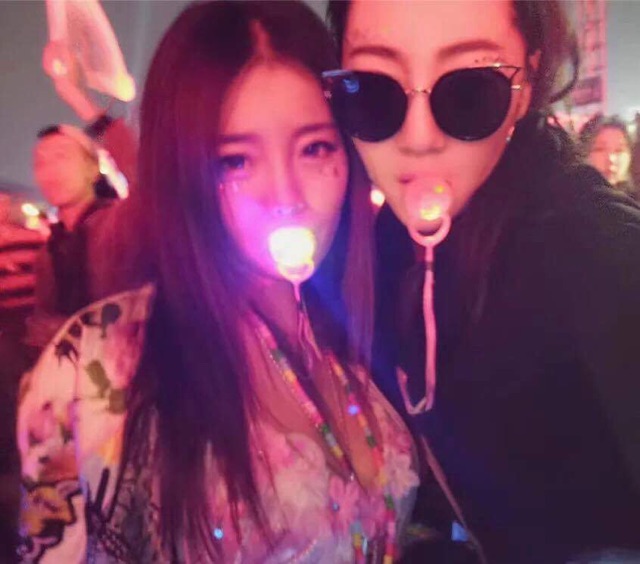 NÚM TI RAVER PHÁT SÁNG - CÓ SẴN