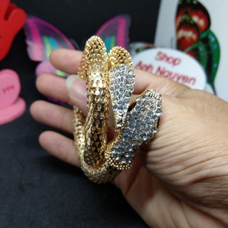 VÒNG ĐEO RẮN ĐỘC LẠ