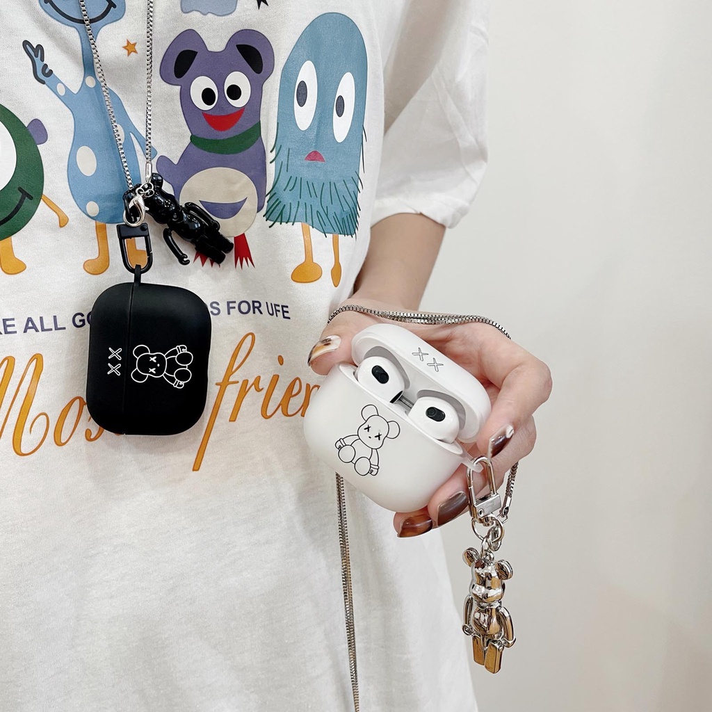 Vỏ Bảo Vệ Hộp Sạc Tai Nghe AirPods 2/ Pro/ 3 Màu Đen Nhám Họa Tiết Chú Gấu Dễ Thương Ốp