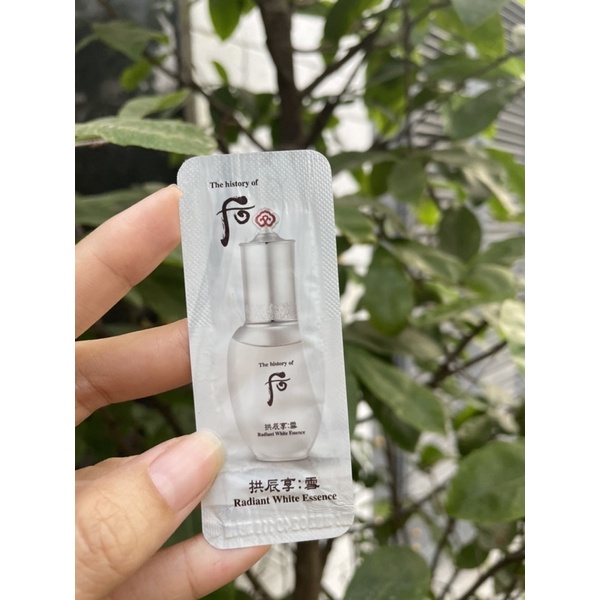 Tinh chất dưỡng trắng đông y Whoo Gongjinhyang Seol Radiant White Esence gói 1ml