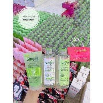Nước hoa hồng Simple không cồn, cân bằng da dịu nhẹ Kind To Skin Soothing Facial Toner 200ml