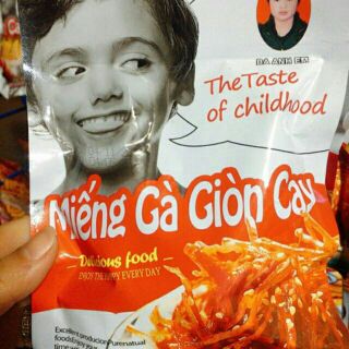 1 bịch 30 gói snack miếng gà giòn cay